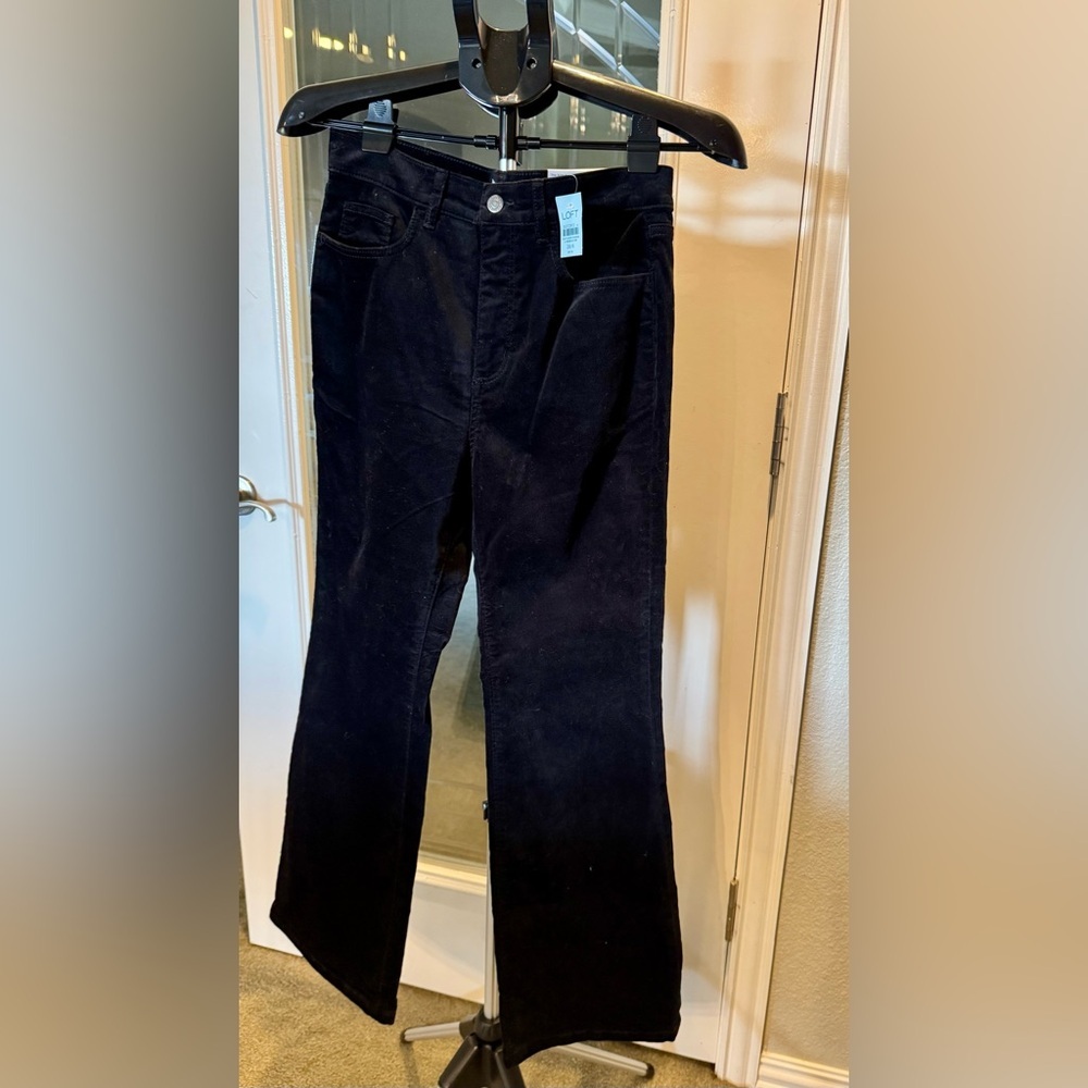 LOFT High Rise Black Velvet Pants Sz 6/28